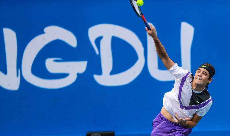 相对克制的 相对克制的